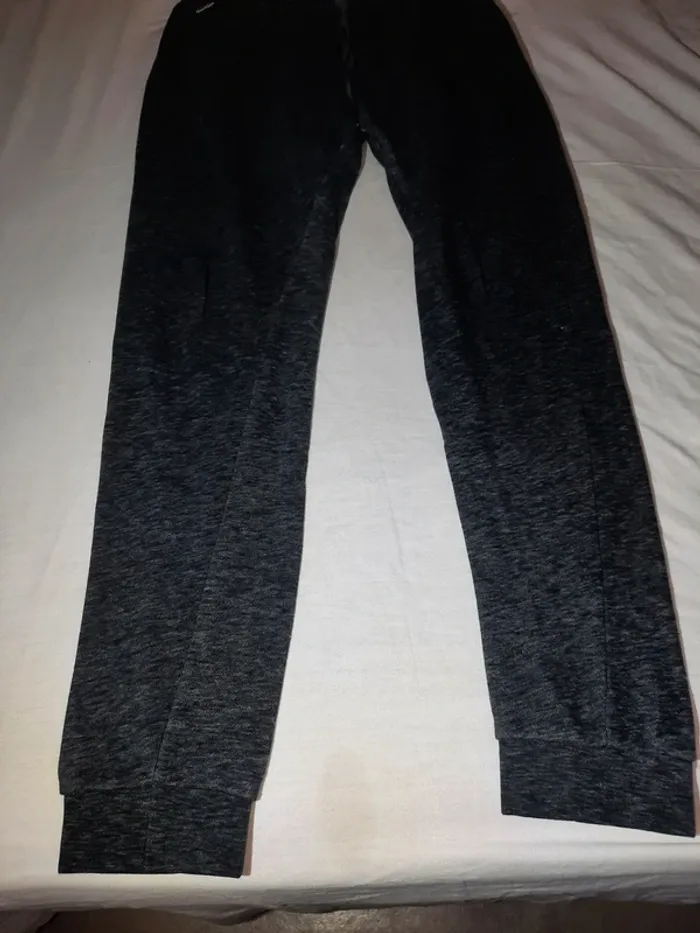 Pantalon lacoste - photo numéro 2