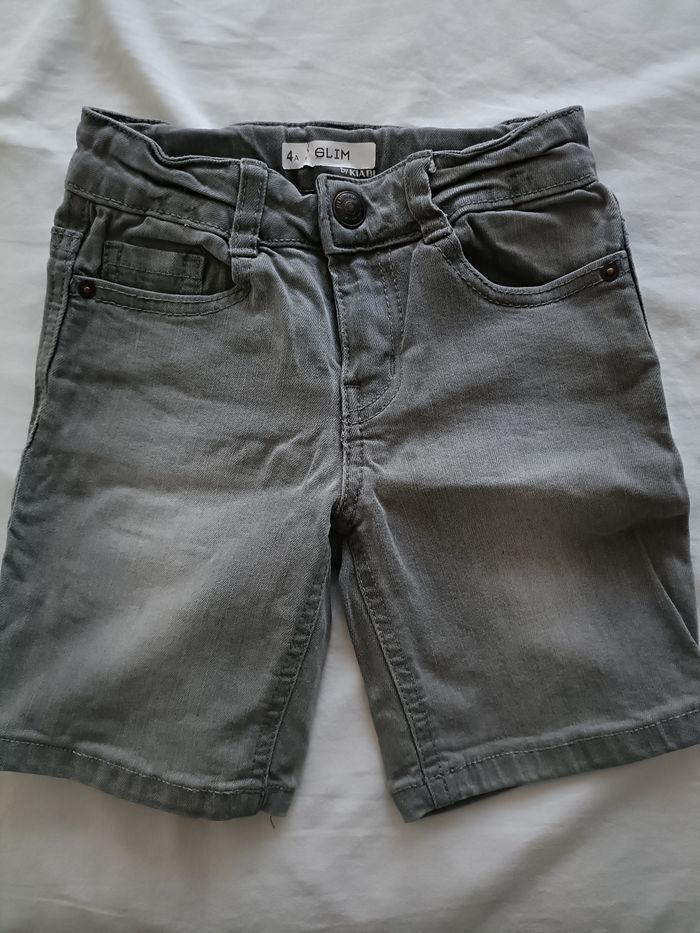 Short en jeans gris