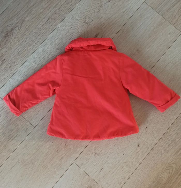 Joli Manteau / Veste / Blouson Doublé Obaïbi rouge / intérieur bleu marine 12 mois - 74cm - photo numéro 2