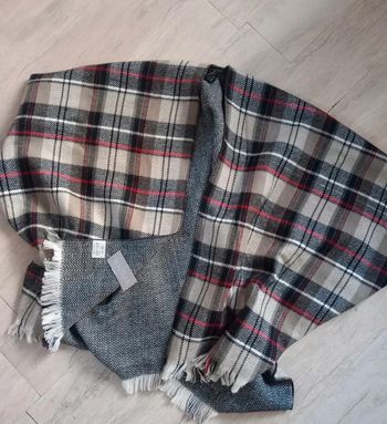 Cape poncho porté épaule neuf avec étiquette