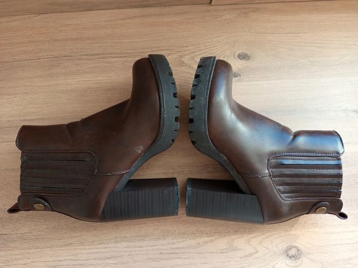 Paire de bottines à talons marron pointure 36 - photo numéro 2