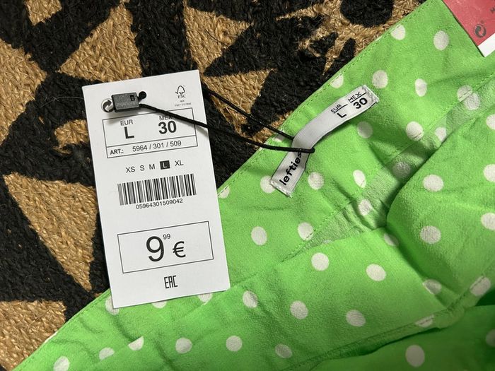 Joli short vert fluo femme - photo numéro 3