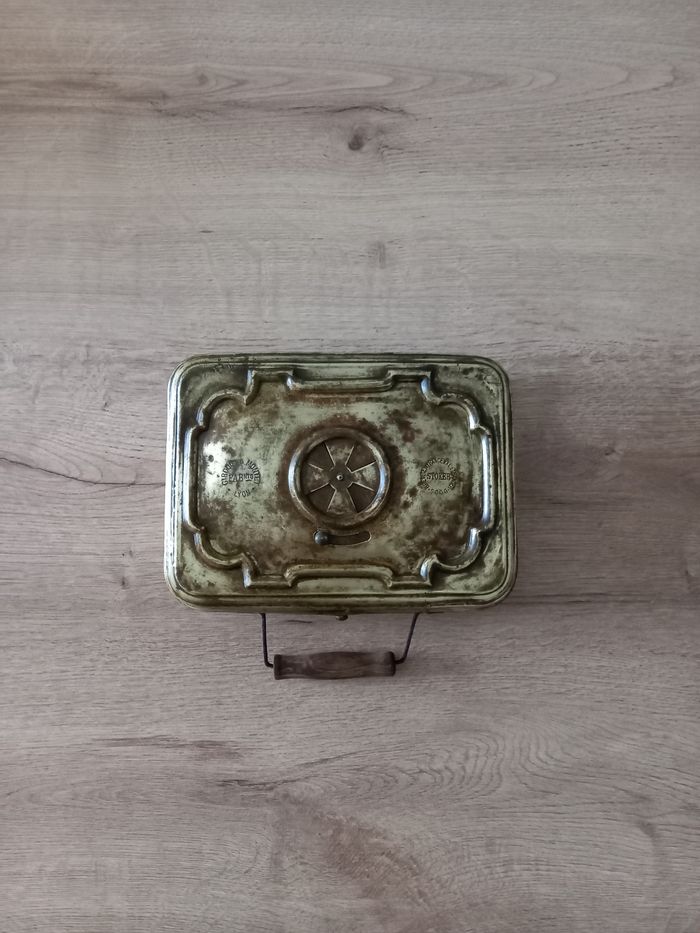 Chaufrette ancienne en laiton.