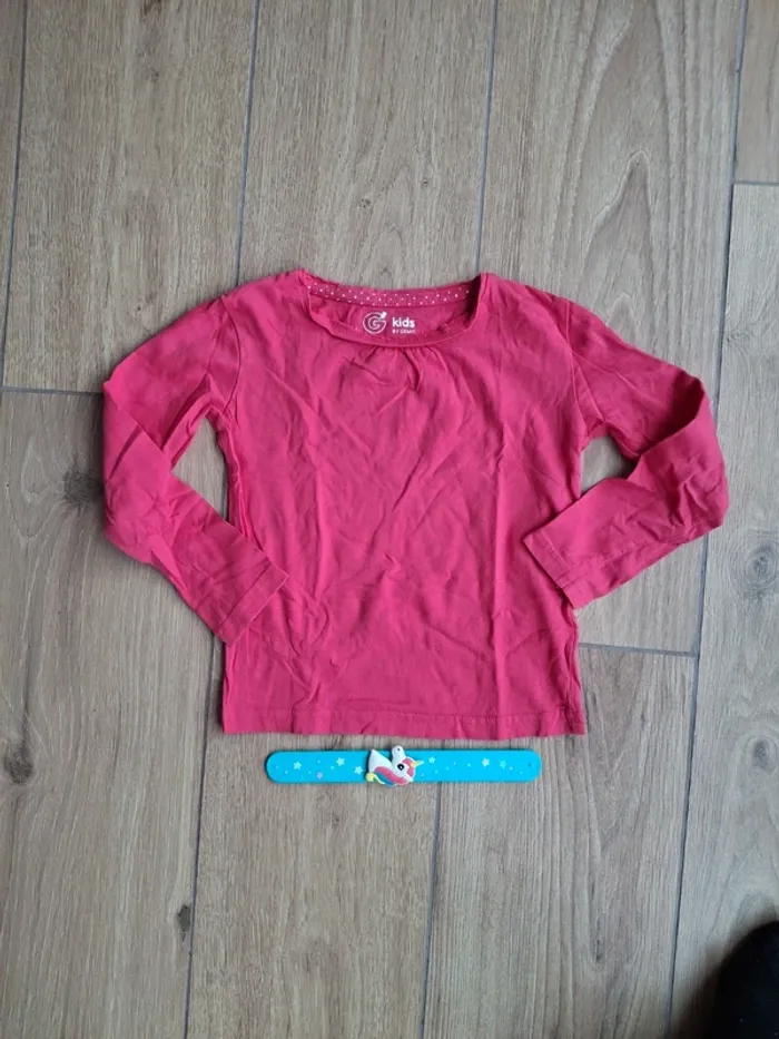 T-shirt manches longues Gémo 6 ans très bon état - photo numéro 2