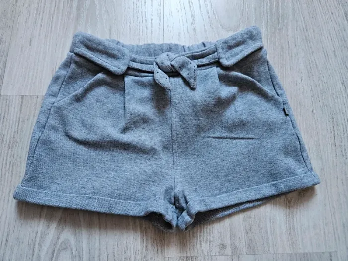 Short 23 mois