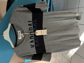 tee shirt gris/noir Kaporal taille 16 ans NEUF avec étiquette
