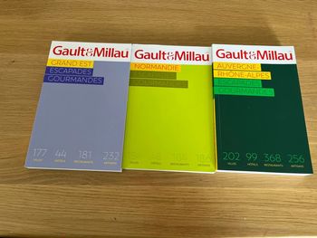 Lot de 3 livres gault & millau