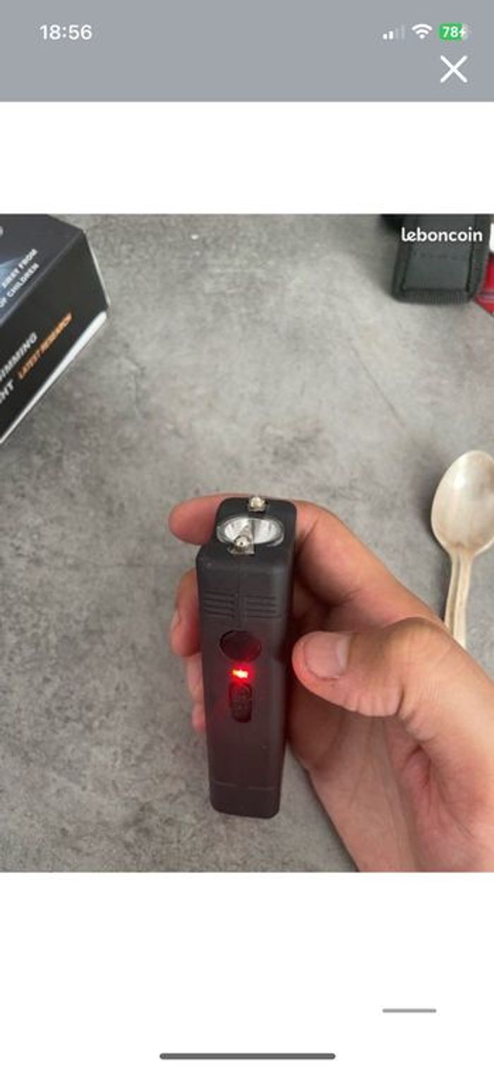 Lot lampe torche multifonctions et bâton de randonnée télescopique - photo numéro 4