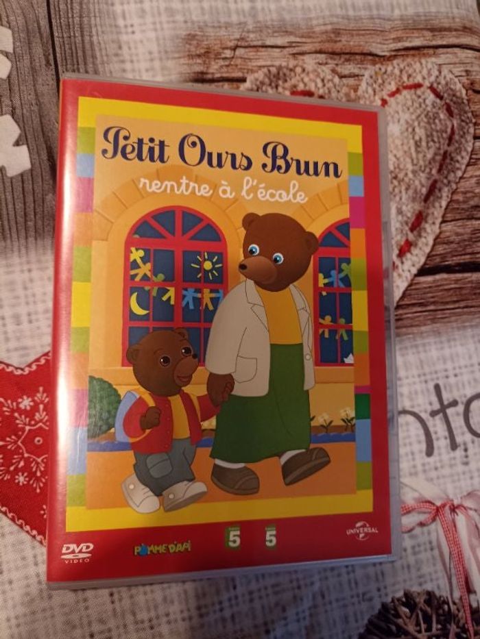 Petit ours brun rentre à l ecole