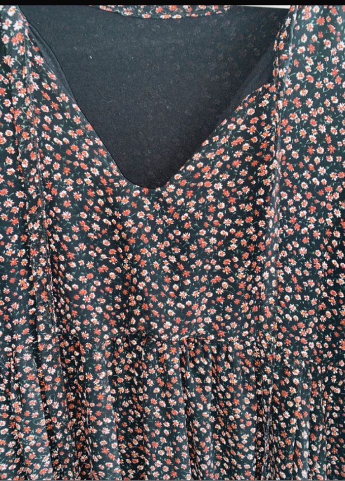 Robe courte fleurie - photo numéro 2