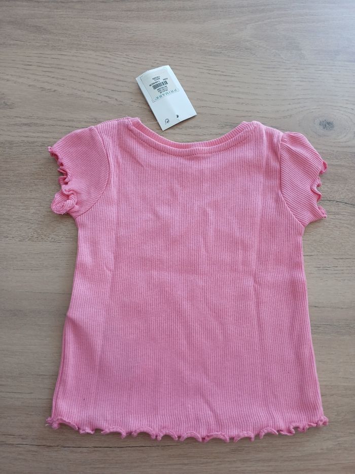 T-shirt bébé fille - taille 3 /6 - neuf avec étiquettes - photo numéro 2