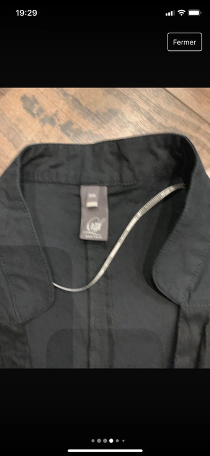 Sur robe noire sans manches - photo numéro 4