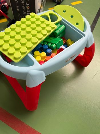 Table legos et carton de legos