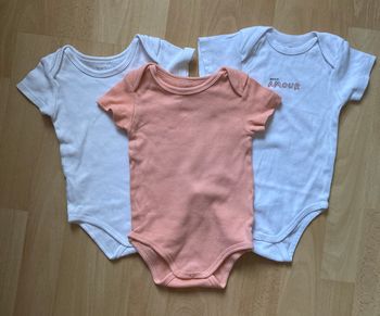 lot 3 body fille 12 mois