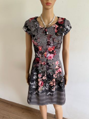 Robe grise et imprimée à manches courtes Rinascimento taille S jamais portée 