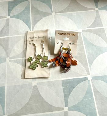 Lot de 2 paires de boucles d’oreilles - Etat : neuf