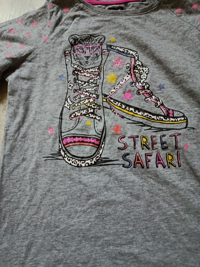 Tee-shirt manches longues marque Kiabi taille 12 ans - photo numéro 2