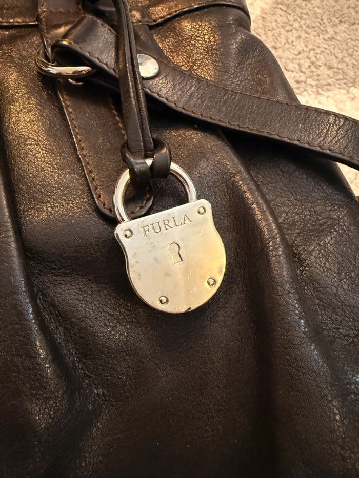 Sac à main en cuir noir vintage Furla - photo numéro 7