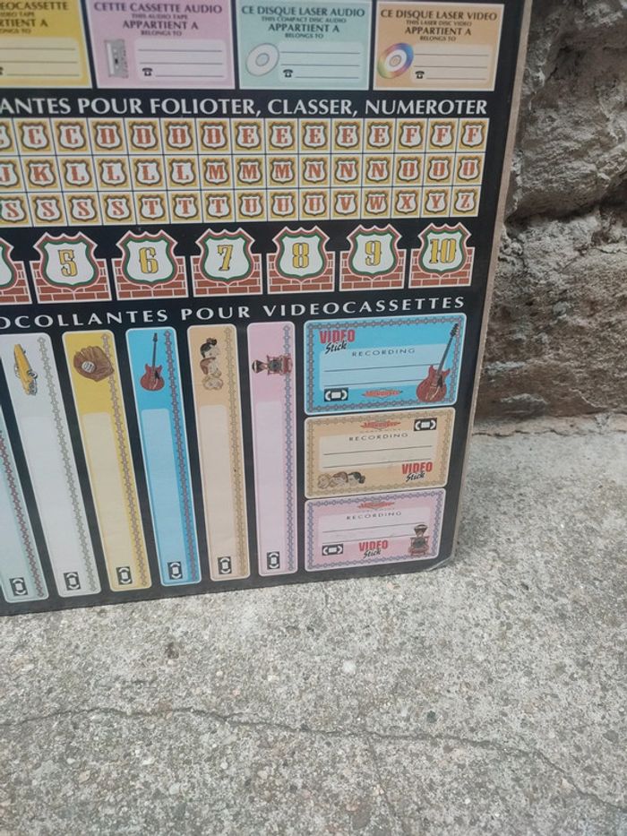 135 étiquettes scolaires adhesives - photo numéro 5