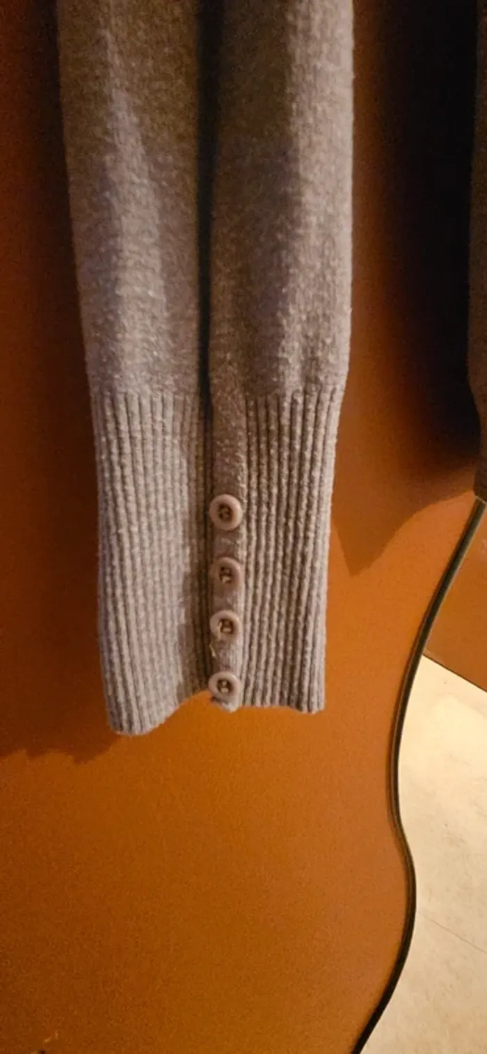Pull gris - photo numéro 3