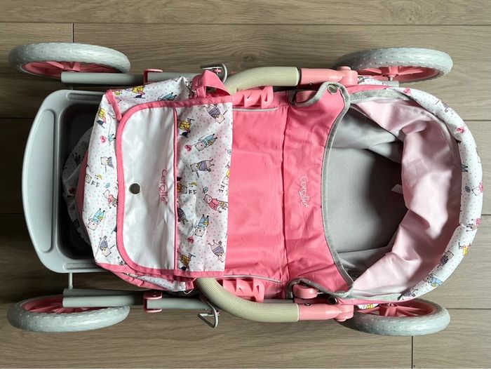 Landau pour poupons 36/42/52 cm avec guidon réglable, capote, canopy et sac à bandoulière Corolle 3+