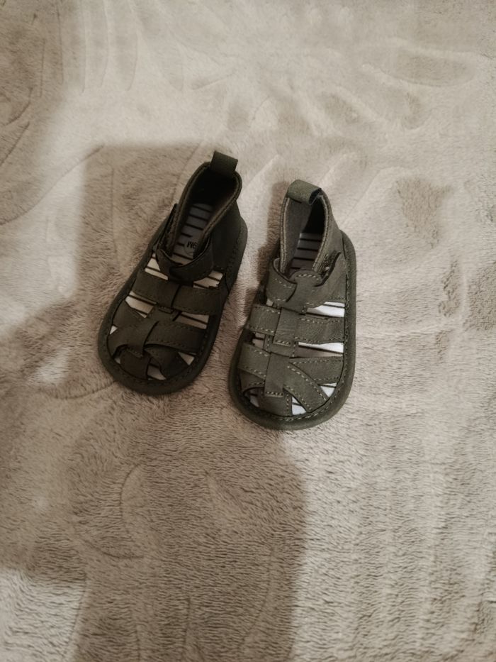 Lots de chaussures - photo numéro 2