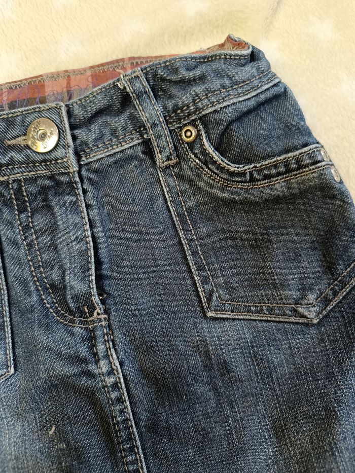 Jupe en jeans avec broderie - photo numéro 2