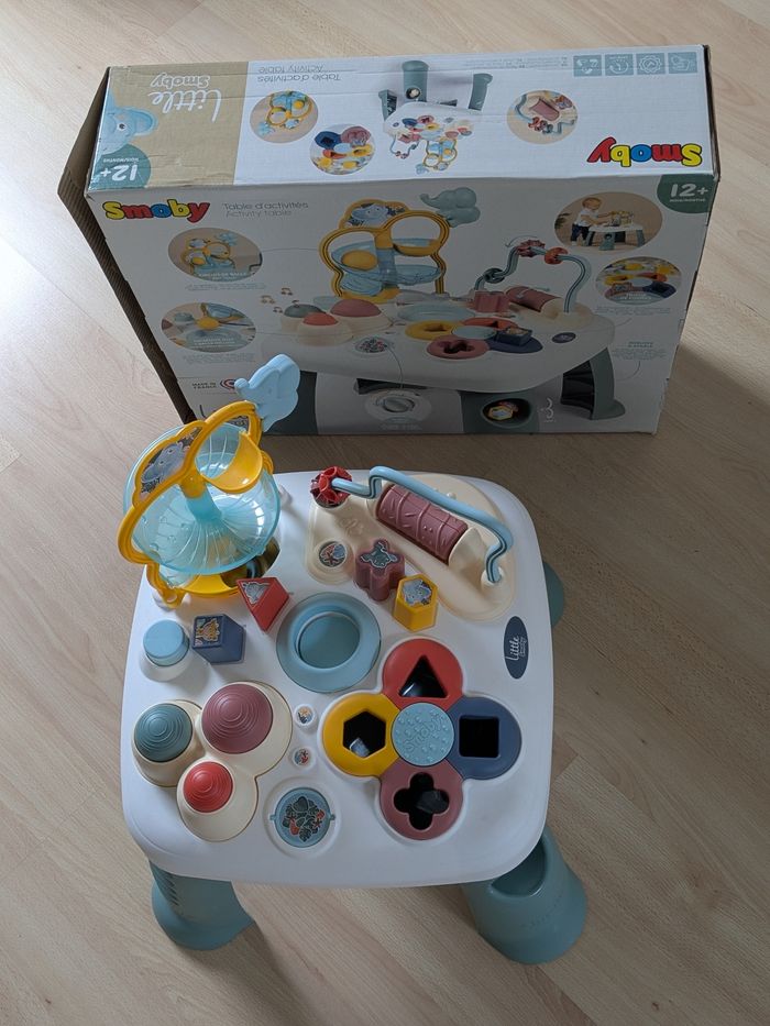 Table d'activités Smoby dès 12 mois neuve à venir chercher sur place