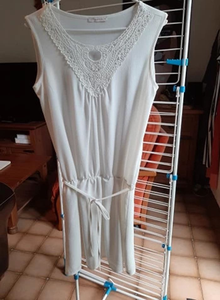 Superbe robe été doublée 36 écrue décolleté dentelle neuve