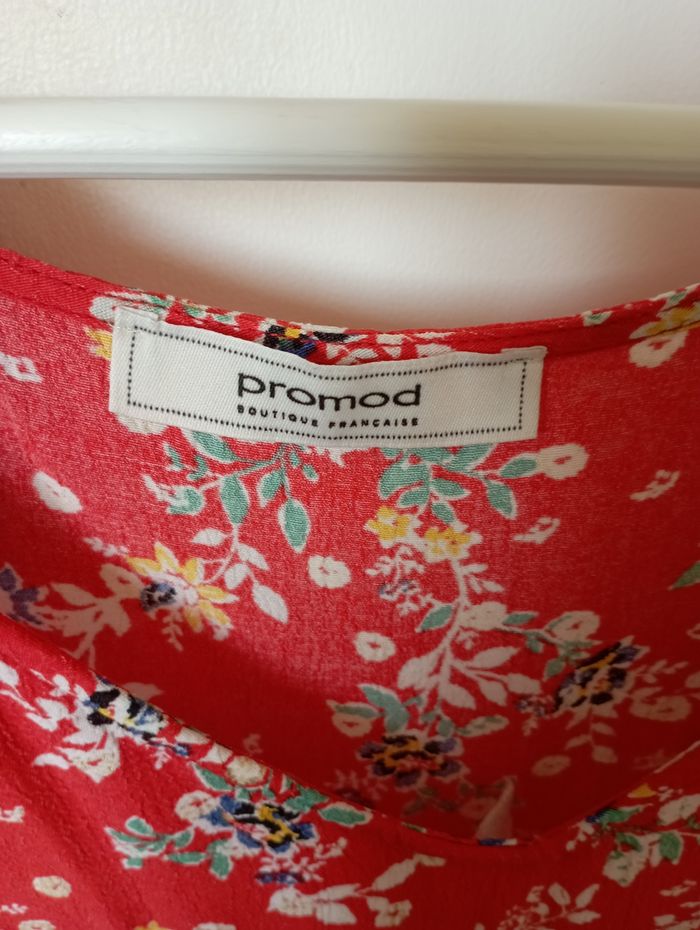 Robe rouge floral, manches courtes - photo numéro 3