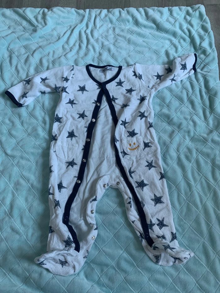 3 pyjamas - photo numéro 2