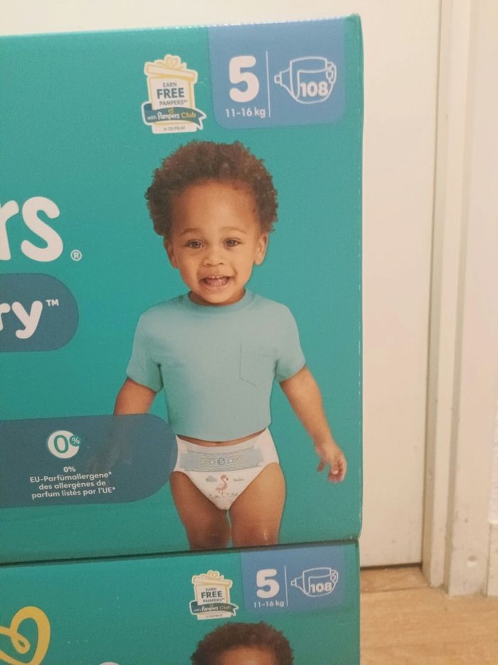 Lot de couches Pampers taille 5 - photo numéro 2