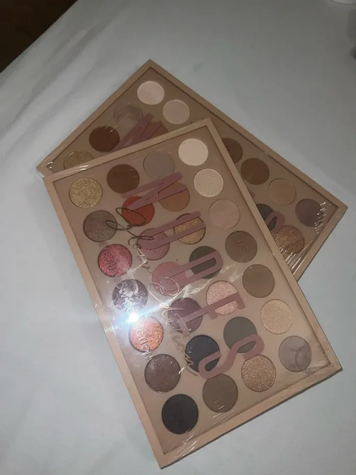 Vend à l’unité palette de 28 couleurs Neuve - photo numéro 2