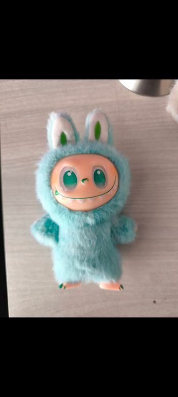 Labubu lumineux et musical