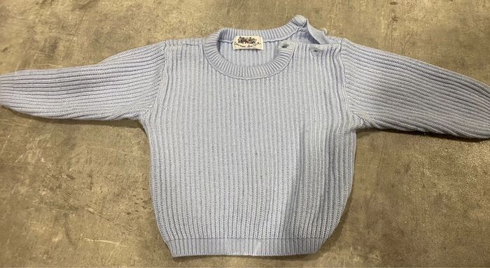 Pull bleu