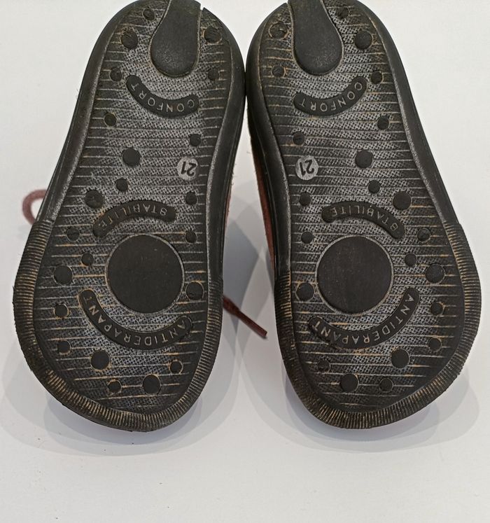 Chaussures bébé à lacets - photo numéro 2
