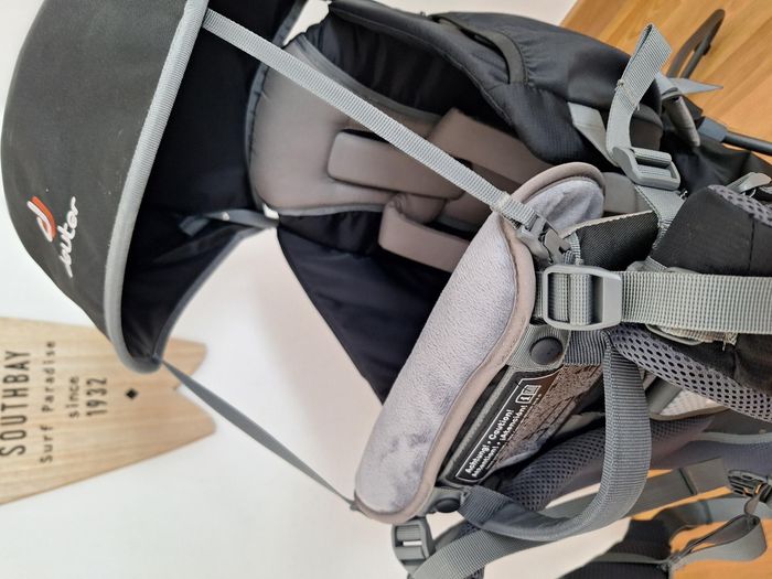 Porte bébé deuter  avec étriers repose-pieds - photo numéro 2
