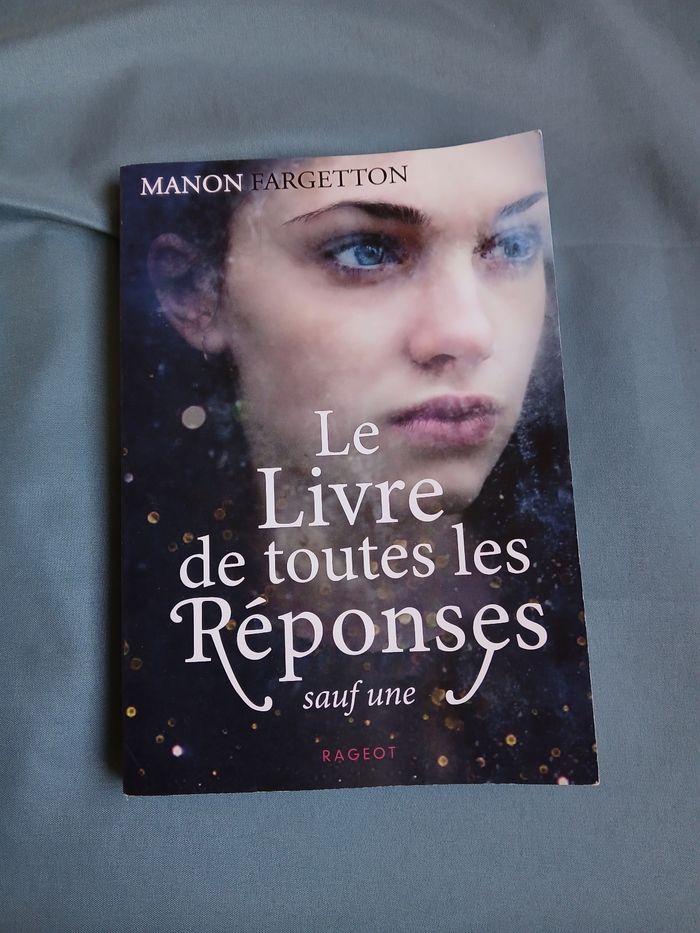"Le livre de toutes les réponses sauf une" de Manon Fargetton