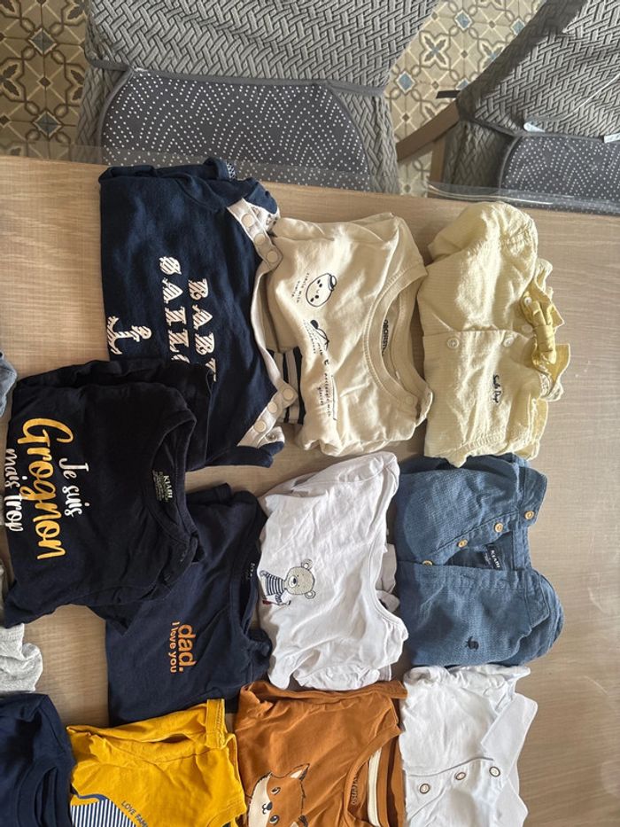 Lot de 22 tshirts, chemises 9 mois - photo numéro 2
