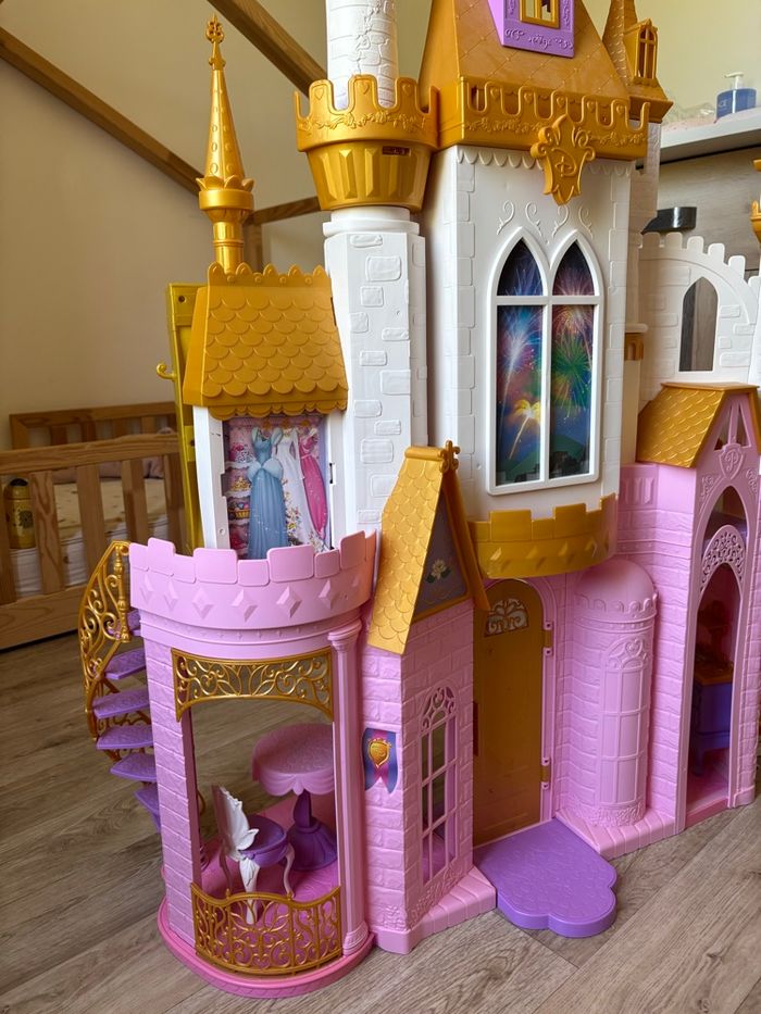 Château Disney princesses - maison de poupées - photo numéro 7
