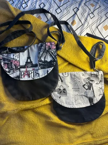 2 petits sacs