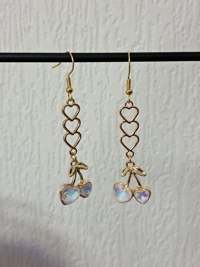 Boucle d'oreille coeur cerise