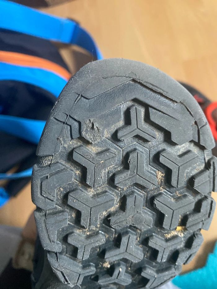 Chaussures de randonnée Quechua Taille 26 - photo numéro 9