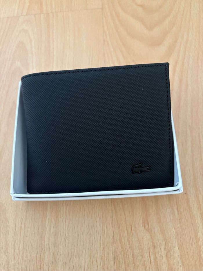 Portefeuille Lacoste