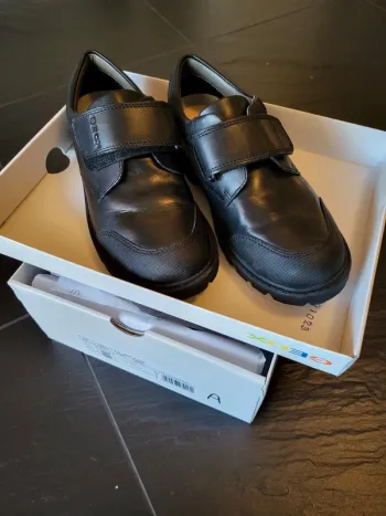 Chaussures geox shaylax noir taille 35 très bon état