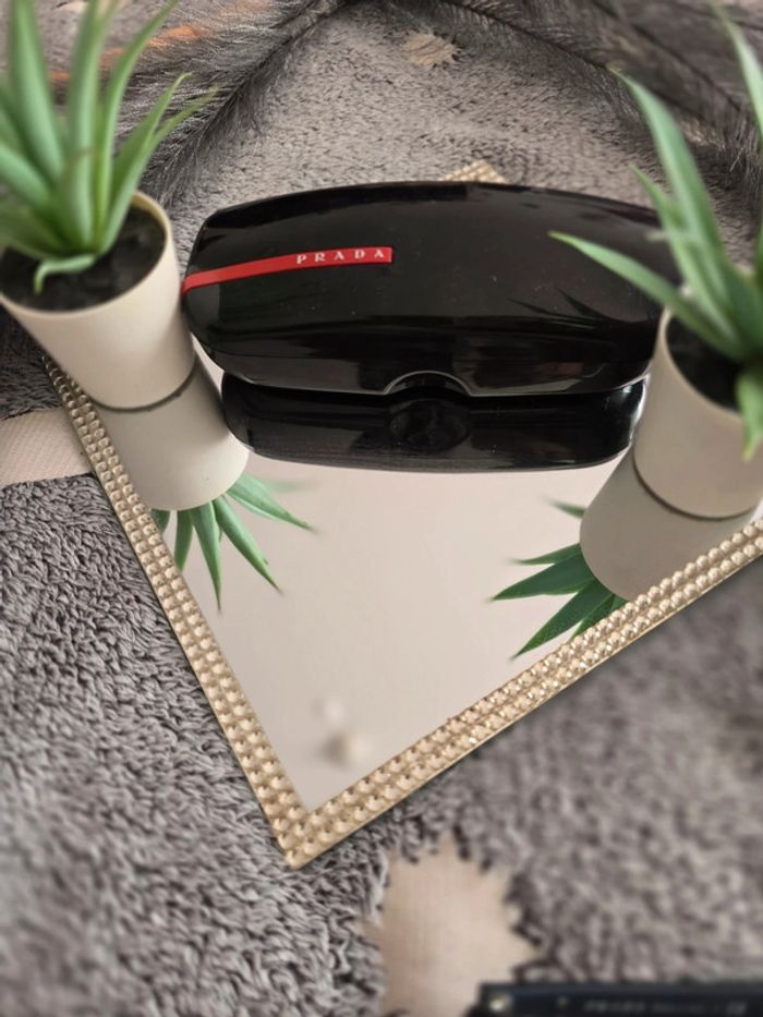 Jolie paire de lunette Prada - photo numéro 9