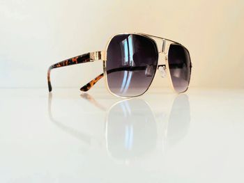 Lunette de soleil homme dorée et marron léopard verres dégradés taille large