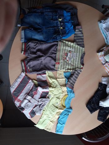 Lot de 5 pantalons et 5 tee-shirts manches longues