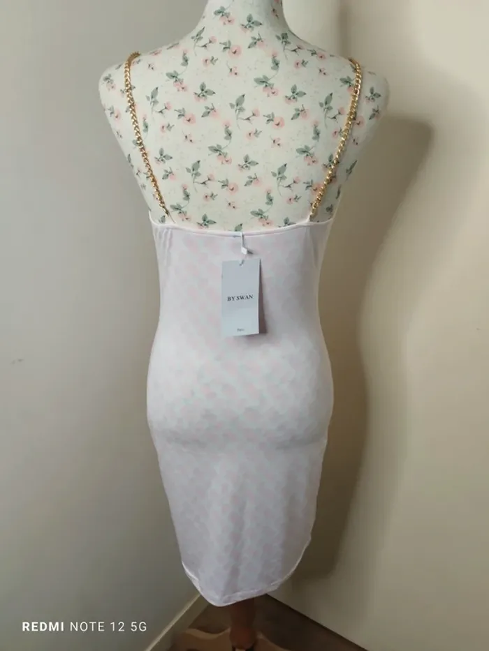 Très belle robe taille M/L - photo numéro 5