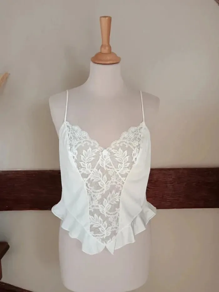 Débardeur blanc dentelle blanche volants - photo numéro 3